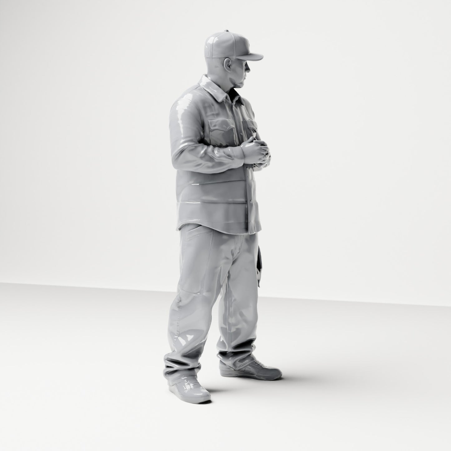 Diorama modélisme photo de produit 3 : Figurine debout : Homme avec casquette et mains jointes, chemise avec poches poitrine, tissu dans la poche (B030)