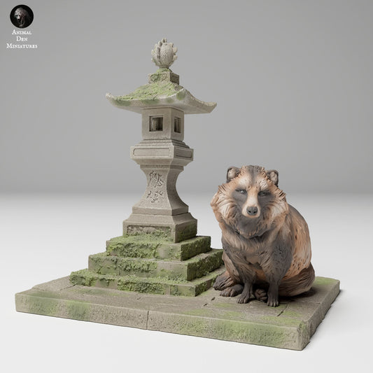 Photo de produit Figurine animale Diorama, modélisme : 0 : Figurine d'animal sauvage : Tanuki à côté d'une lanterne japonaise (Réf 24_11_04)