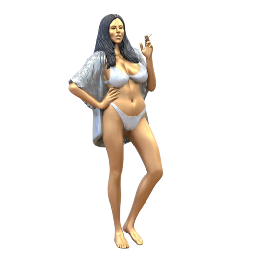 Photo du produit 0 : Femme en chemise de nuit avec cigarette