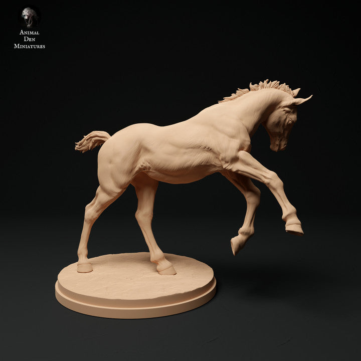 Photo de produit Figurine d'animal Diorama, modélisme : 0 : Figurine d'animal de ferme : 2 poulains - cheval en course et cheval couché