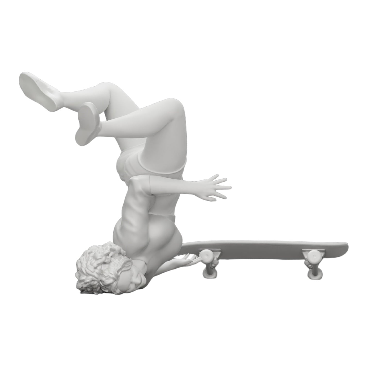 Photo de produit de modélisme diorama 0 : Fille aux cheveux bouclés tombant de son skateboard en faisant du sport (Réf n° A44)