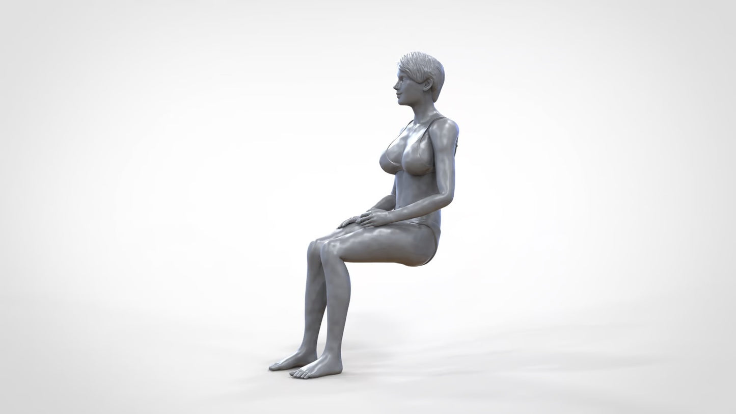 Photo du produit 0 : Femme en bikini - assise