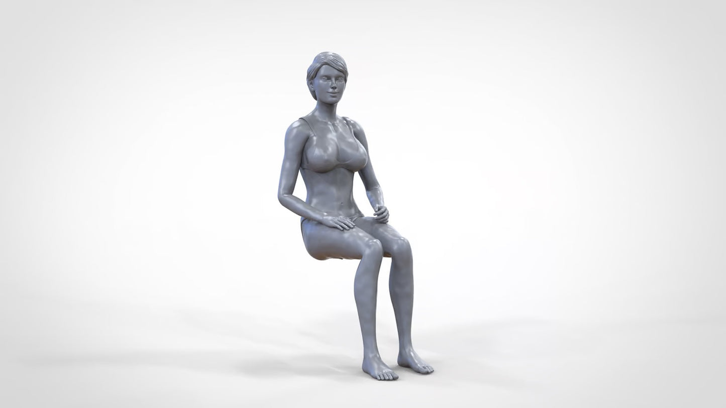 Photo du produit 0 : Femme en bikini - assise