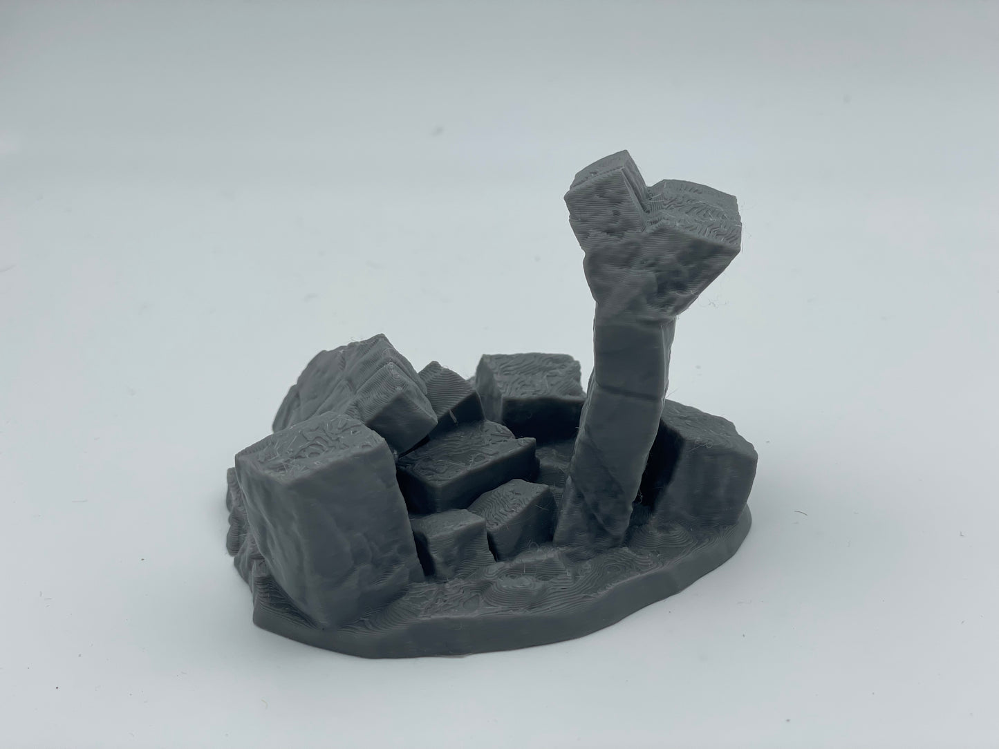 Photo du produit Tabletop 28mm The Printing Goes Ever On (TPGEO) 0 : Ruines A-D - Débris d'une ville médiévale - Restes d'un mur, gravats et tas de pierres
