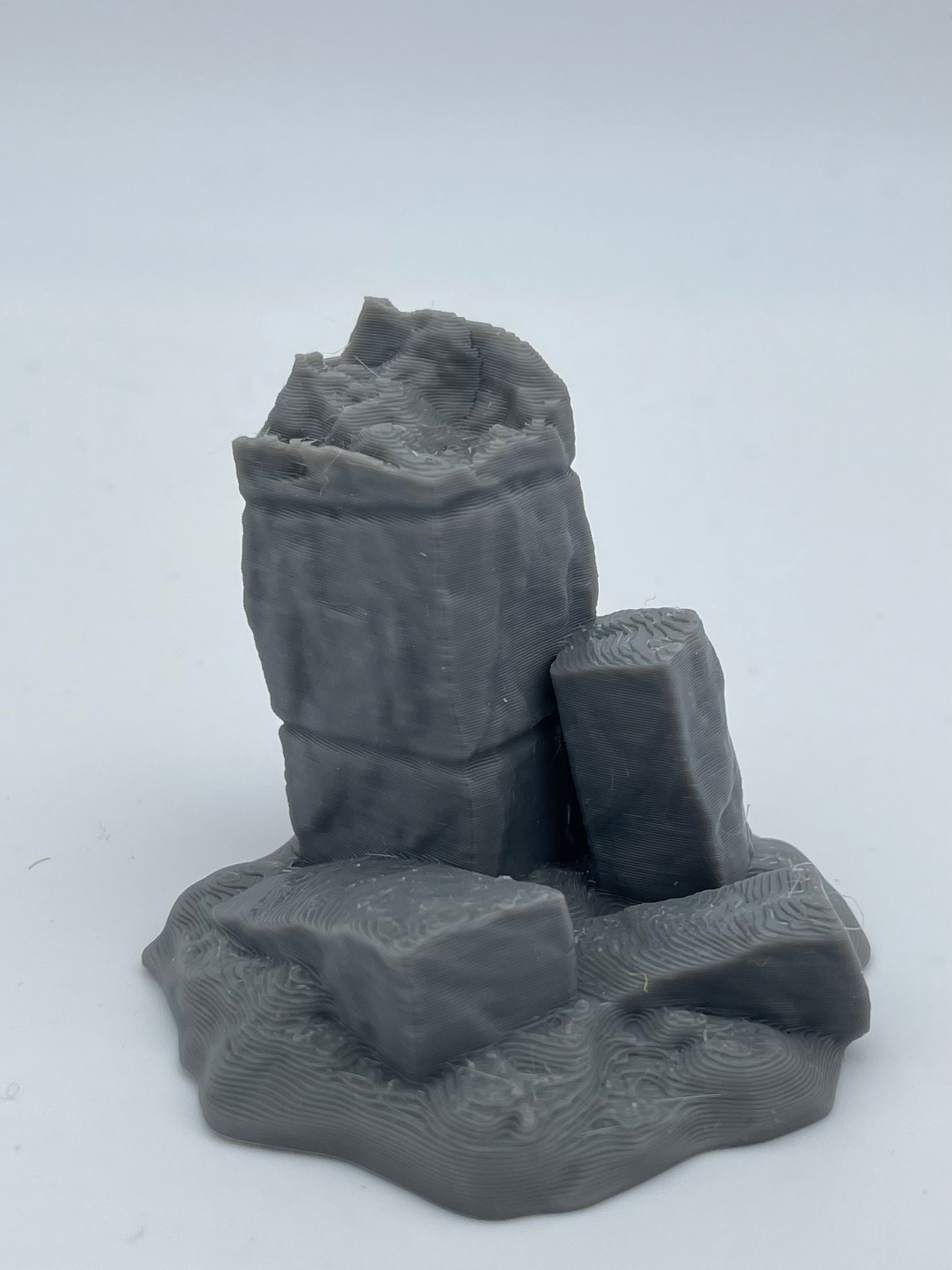 Photo du produit Tabletop 28mm The Printing Goes Ever On (TPGEO) 0 : Ruines A-D - Débris d'une ville médiévale - Restes d'un mur, gravats et tas de pierres