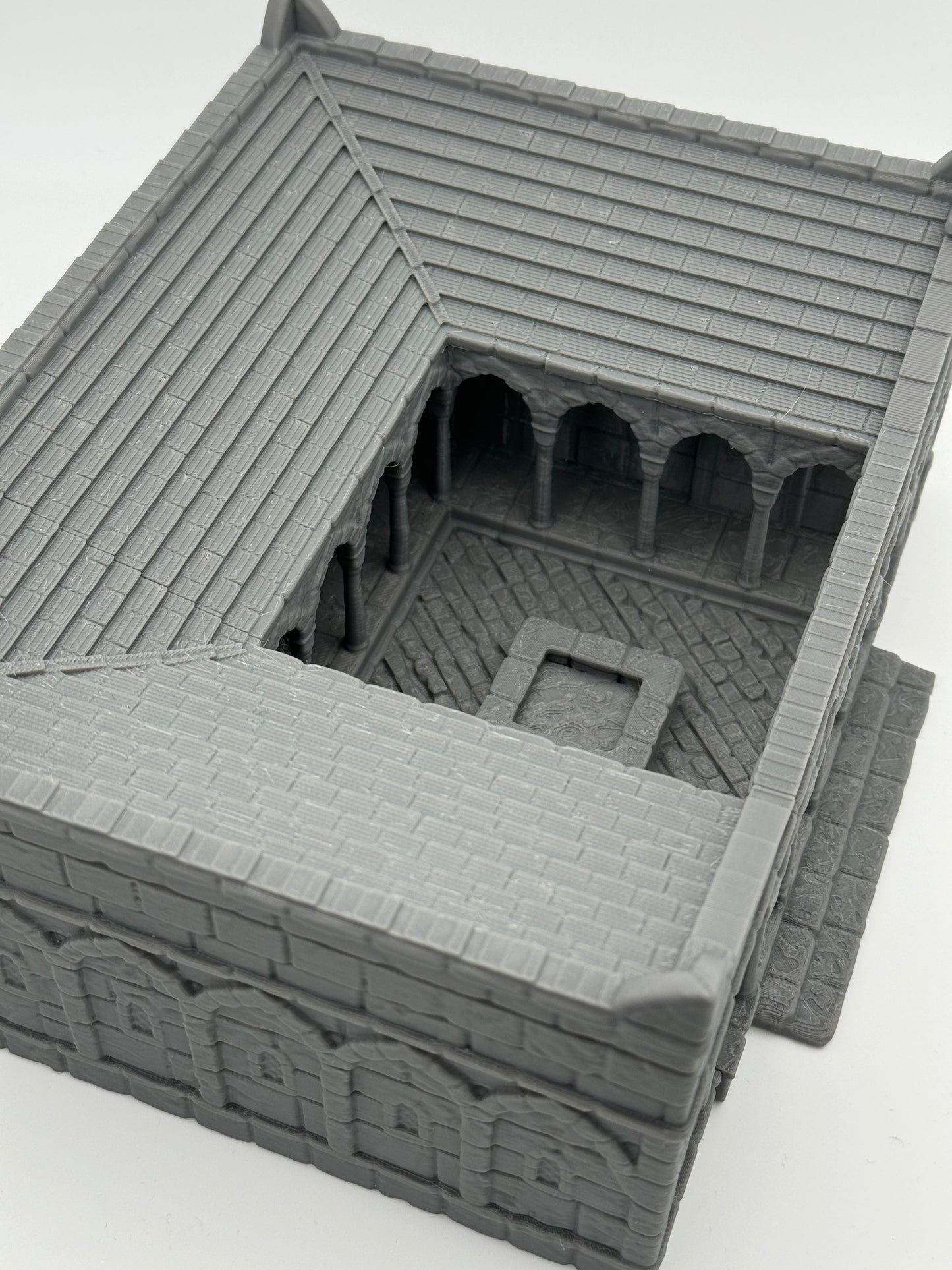 Photo du produit Tabletop 28mm The Printing Goes Ever On (TPGEO) 0: Station de soins Ivory City - Bâtiment du Royaume de Gonthan - Terrain d'hôpital Tabletop