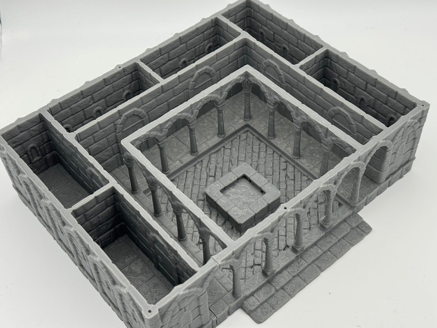 Photo du produit Tabletop 28mm The Printing Goes Ever On (TPGEO) 0: Station de soins Ivory City - Bâtiment du Royaume de Gonthan - Terrain d'hôpital Tabletop