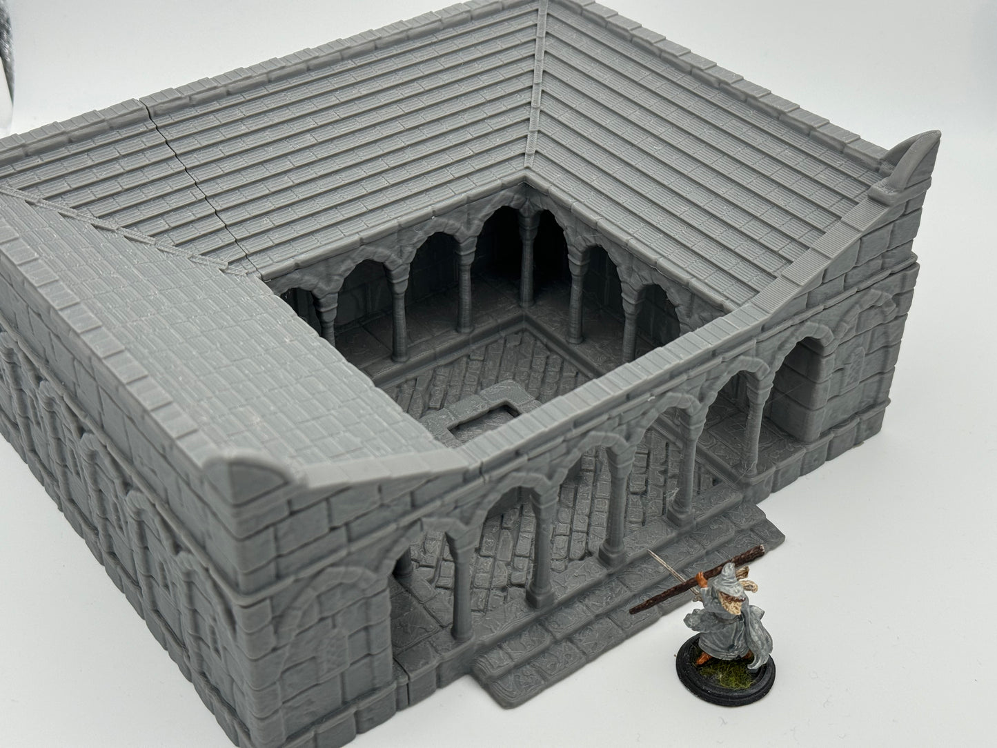 Photo du produit Tabletop 28mm The Printing Goes Ever On (TPGEO) 0: Station de soins Ivory City - Bâtiment du Royaume de Gonthan - Terrain d'hôpital Tabletop