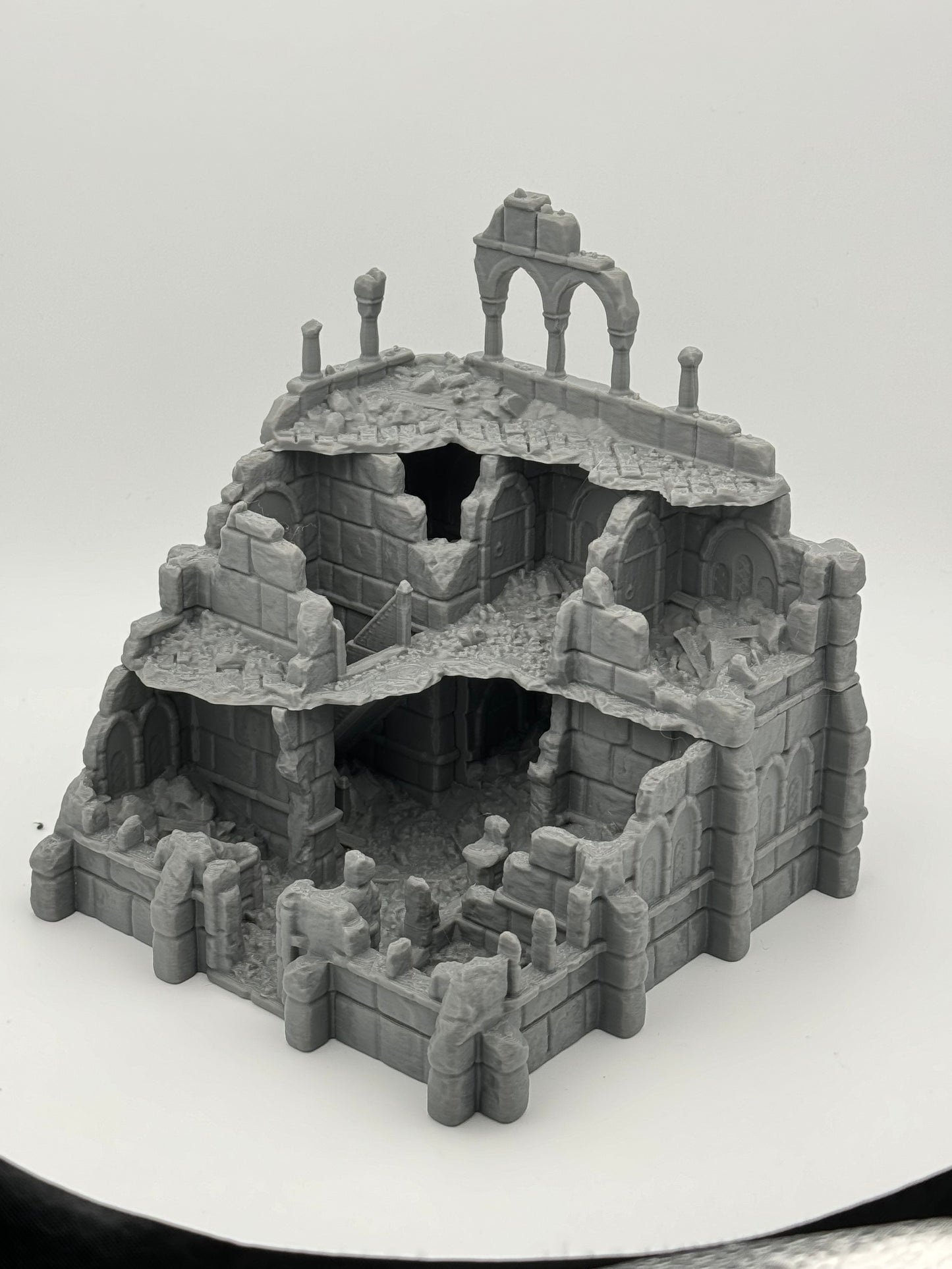 Photo de produit Tabletop 28mm The Printing Goes Ever On (TPGEO) 0 : Ruines d'entrepôt Ivory City - Bâtiment du Royaume de Gonthan - Terrain Tabletop d'entrepôt