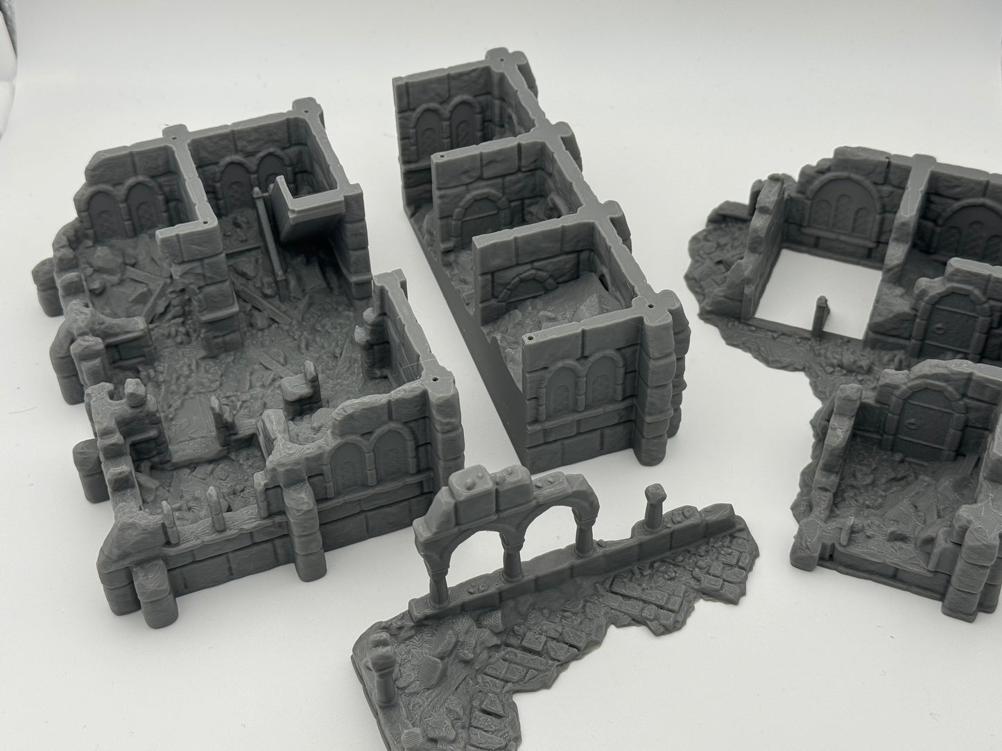 Photo de produit Tabletop 28mm The Printing Goes Ever On (TPGEO) 0 : Ruines d'entrepôt Ivory City - Bâtiment du Royaume de Gonthan - Terrain Tabletop d'entrepôt