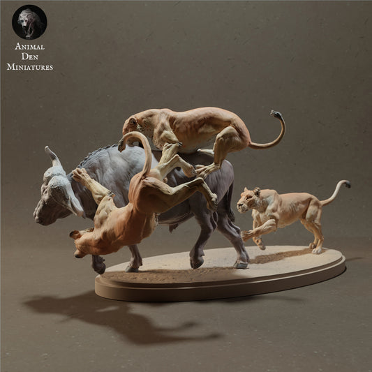 Photo de produit Figurine d'animal Diorama, modélisme : 0 : Lions chassant un buffle africain - Animaux de la savane