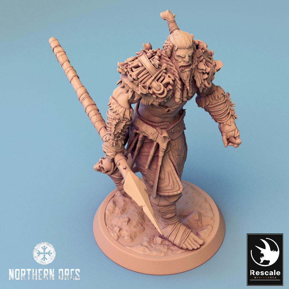 Photo de produit Tabletop 28mm Lord of the Print (LotP) 0 : Miniature Tabletop : Guerrier/Boss Orc, Barbare et Berserker avec Dague, en Charge (24_04_G3)
