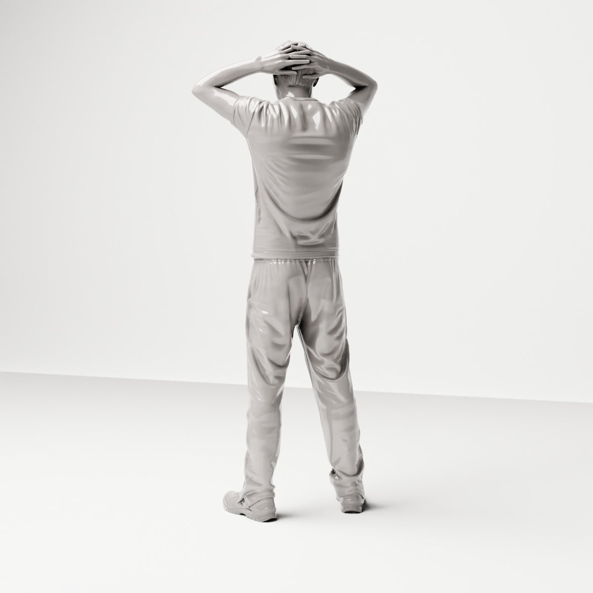 Stehende Figur: Mann mit Händen hinter dem Kopf in Freizeitkleidung (Ref. Nr. 503) - vollständige Studioansicht 4