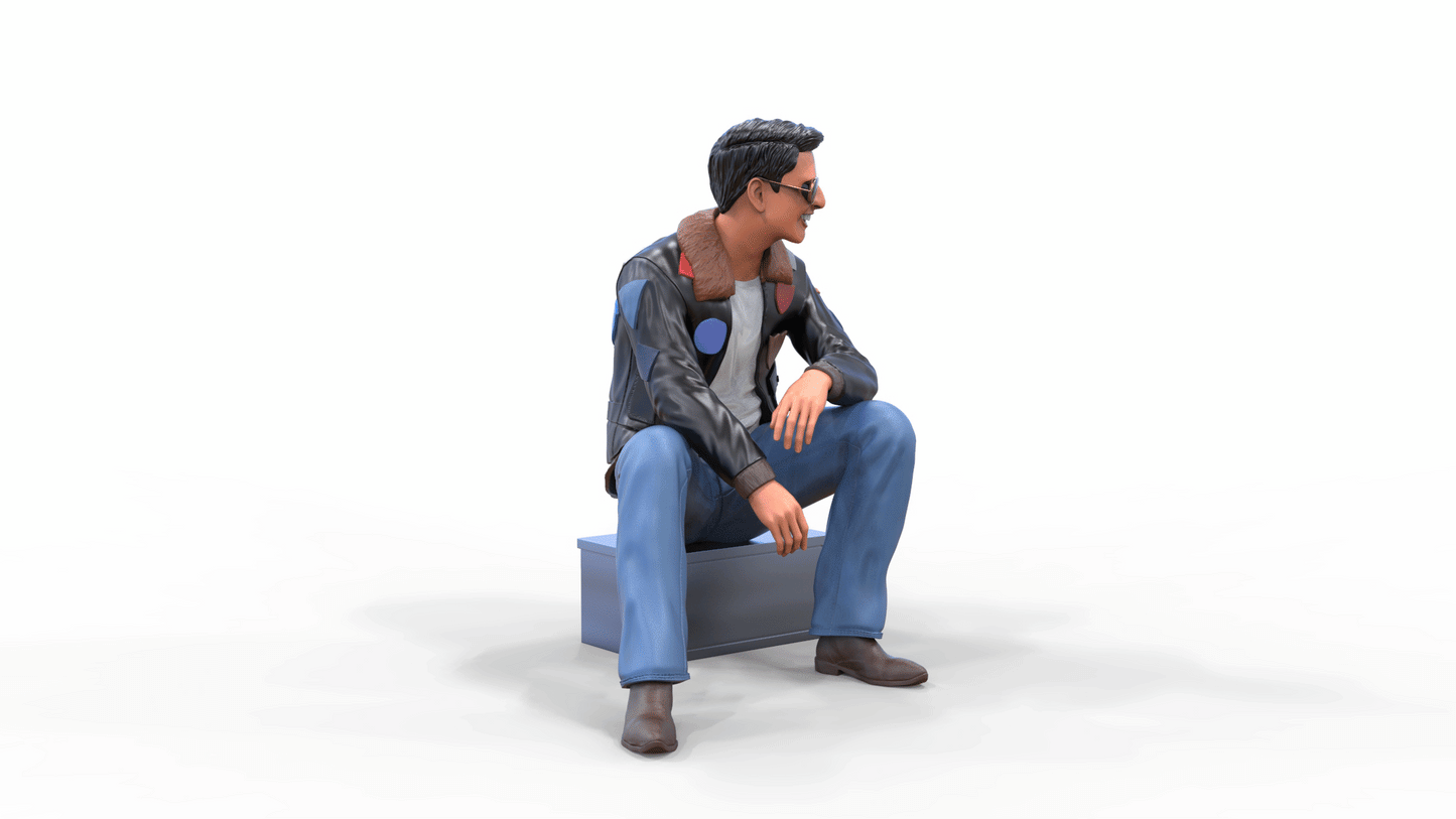 Photo du produit Diorama et modélisme Figurine miniature : Homme en cuir et lunettes de soleil assis