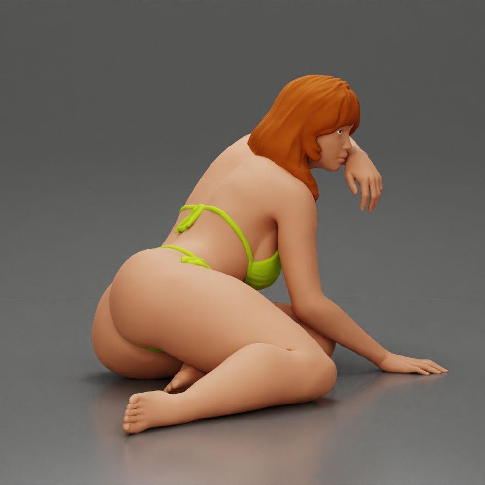 Diorama modélisme photo produit 1 : Figurine miniature : Femme allongée en bikini, à moitié appuyée sur la plage (Ref Nr. A106)