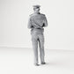 Diorama modélisme photo de produit 2 : Figurine debout : Policier allemand avec casquette de service et appareil à main (B017)