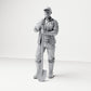 Photo produit de modélisme pour diorama 0 : figurine debout : ouvrier du bâtiment avec pelle à long manche (B045)