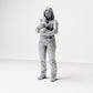 Photo produit de modélisme de diorama 0 : figurine debout : mère portant un bébé dans ses bras (B047)