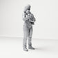Photo produit de modélisme de diorama 3 : figurine debout : mère portant un bébé dans les bras (B047)