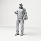 Photo produit de modélisme pour diorama 0 : figurine debout : livreur avec casquette, sacoche et terminal portable (B048)
