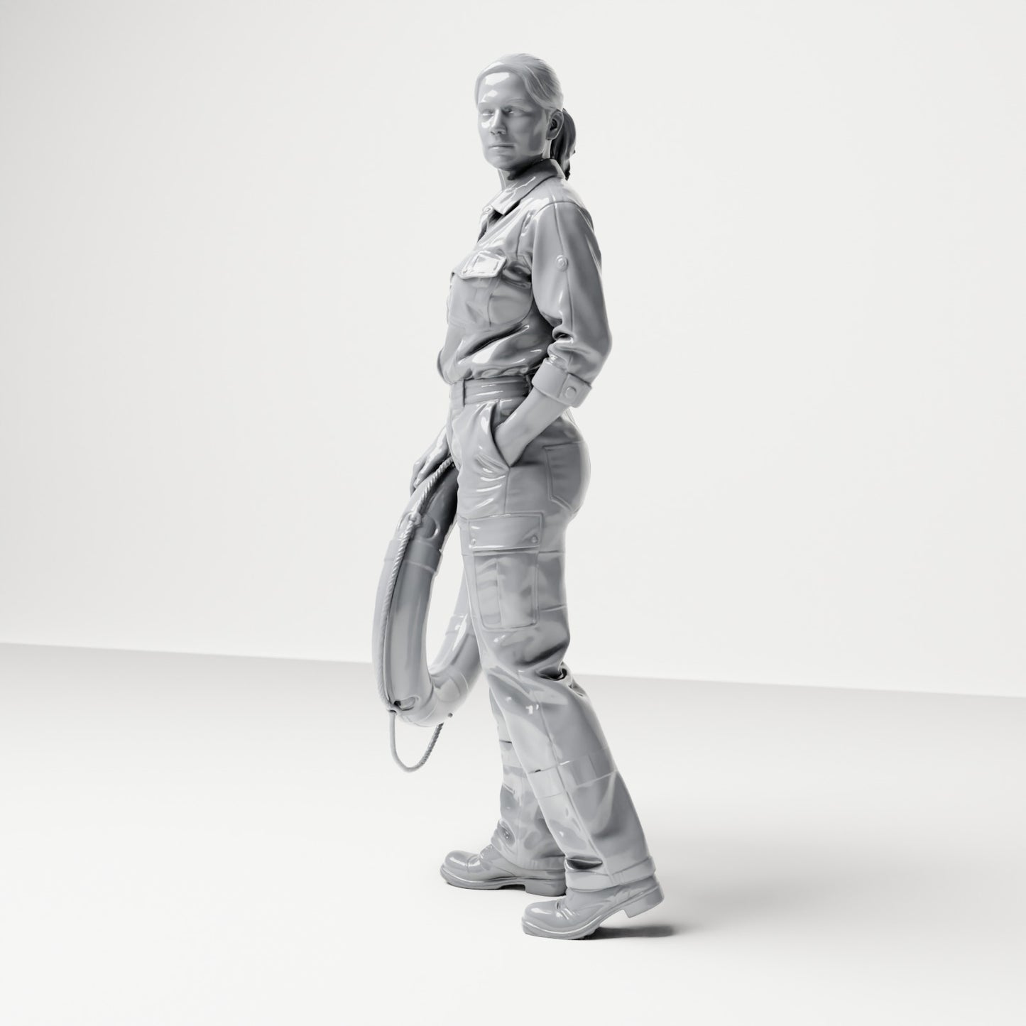 Photo produit de diorama 1 : figurine debout : membre féminine d’équipage de navire en tenue de travail avec bouée de sauvetage (B049)