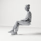 Photo produit de modélisme de diorama 1 : figurine assise : spectatrice aux jambes croisées et aux mains sur les genoux (B055)