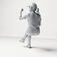 Photo produit de modélisme de diorama 2 : figurine assise : spectatrice aux jambes croisées et au poing levé (B057)