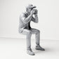 Photo produit de modélisme de diorama 3 : figurine assise, spectateur criant les mains autour de la bouche (B060)