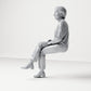 Photo produit de modélisme de diorama 1 : figurine assise : spectatrice aux jambes croisées et aux mains jointes (B069)