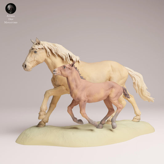 Photo de produit Figurine animale Diorama, Modélisme : 0 : Figurines d'animaux sauvages : jument mustang au galop et son poulain – chevaux (Réf 25_09_05)