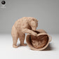 Produktfoto Tier Figur Diorama, Modellbau: 0: Wildtier Figur: Schwarzer Bär zerstört Mülltonne (Ref 24_11_09)