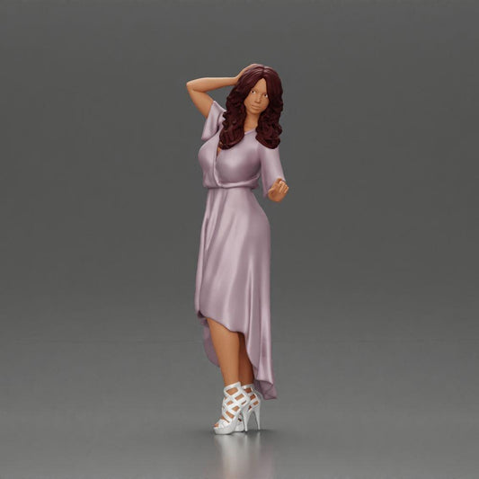 Diorama modélisme photo de produit 0 : Figurine miniature : Femme en robe de mariée longue avec des talons hauts, posant élégamment (Ref Nr. A109)