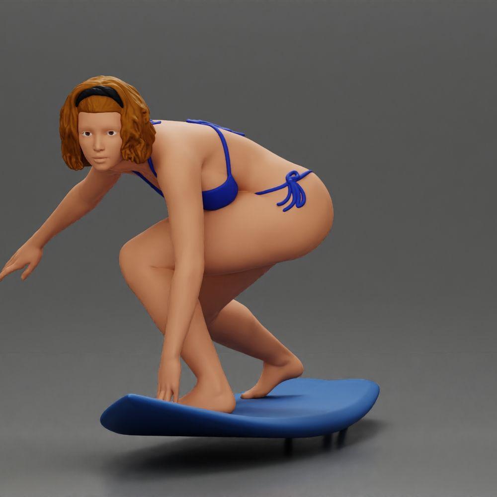 Diorama modélisme photo produit 0 : Miniature diorama : Surfeuse à genoux en bikini sur planche de surf, seule (Ref Nr. A119)