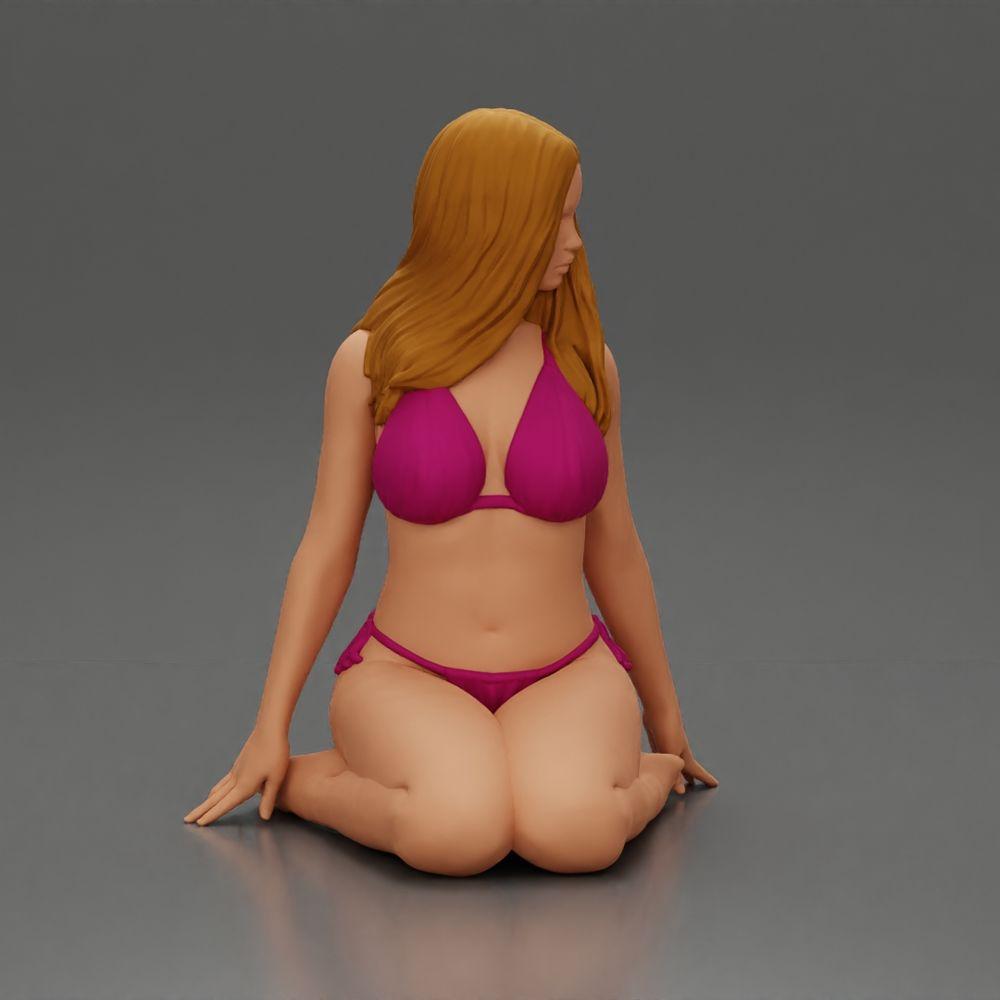Diorama modélisme photo produit 1 : Figurine miniature femme en bikini, assise sur une base plate - Diorama de plage (Ref Nr. A83)