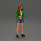 Diorama modélisme photo produit 1 : Figurine miniature : Fille sportive debout avec veste courte, shorts et baskets (Ref Nr. A74)