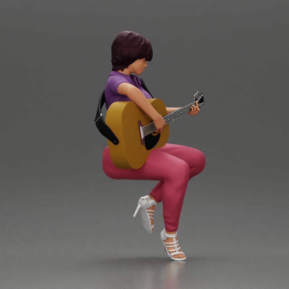 Diorama modélisme photo de produit 1 : Miniature : Femme aux cheveux courts jouant de la guitare acoustique, collier, sandales à lanières (Ref Nr. A128)