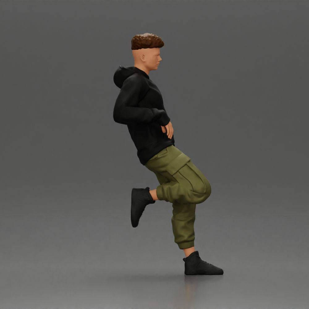 Diorama modélisme photo produit 1 : Figurine miniature : Homme en sweat à capuche et pantalon cargo, pose décontractée. (Réf n° A142)