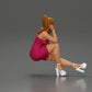 Diorama modélisme photo produit 2 : Figurine diorama : Miniature diorama femme assise en robe rose, main sur joue, chaussures à plateforme (Ref Nr. A131)