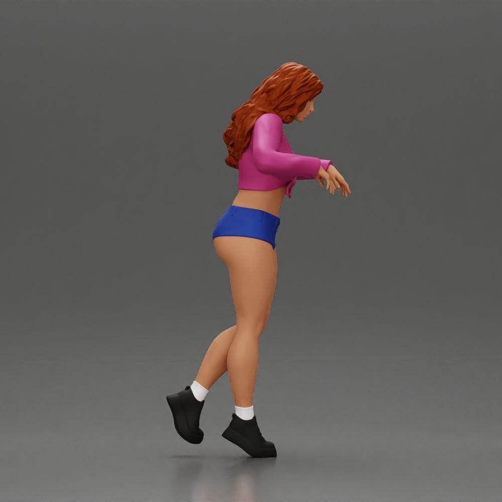 Diorama modélisme photo produit 2 : Figurine diorama féminine en mini-jupe et shorts, debout au bord des escaliers (Ref Nr. A73)