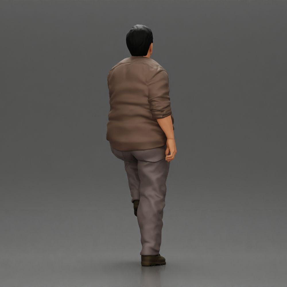 Diorama modélisme photo produit 2 : figurine miniature : homme asiatique corpulent, regardant vers le haut, en chemise, pied sur une marche (Ref Nr. A101)
