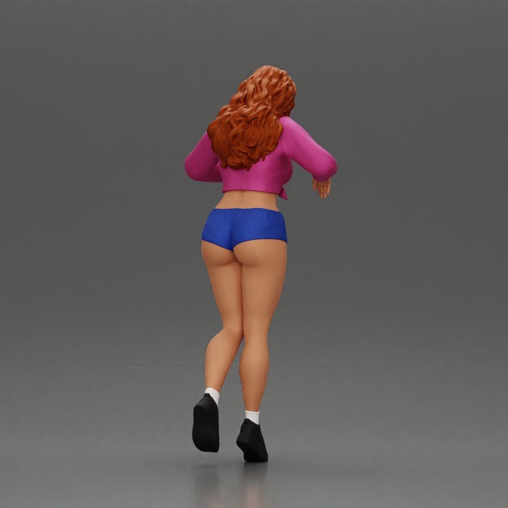Diorama modélisme photo produit 3 : Figurine féminine de diorama en mini-jupe et shorts, se tenant au bord des escaliers (Ref Nr. A73)
