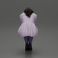 Diorama modélisme photo produit 4 : Figurine miniature : fille triste avec des manches bouffantes, assise, visage dans les mains (Ref Nr. A88)