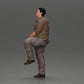 Diorama modélisme photo de produit 4 : Figurine miniature : homme asiatique corpulent, regardant vers le haut, en chemise, pied sur une marche (Ref Nr. A101)