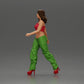Diorama modélisme photo produit 4 : Figurine diorama : Figurine miniature femme en pose de marche, vert-rouge, top court, pantalon large, escarpins (Ref Nr. A141)