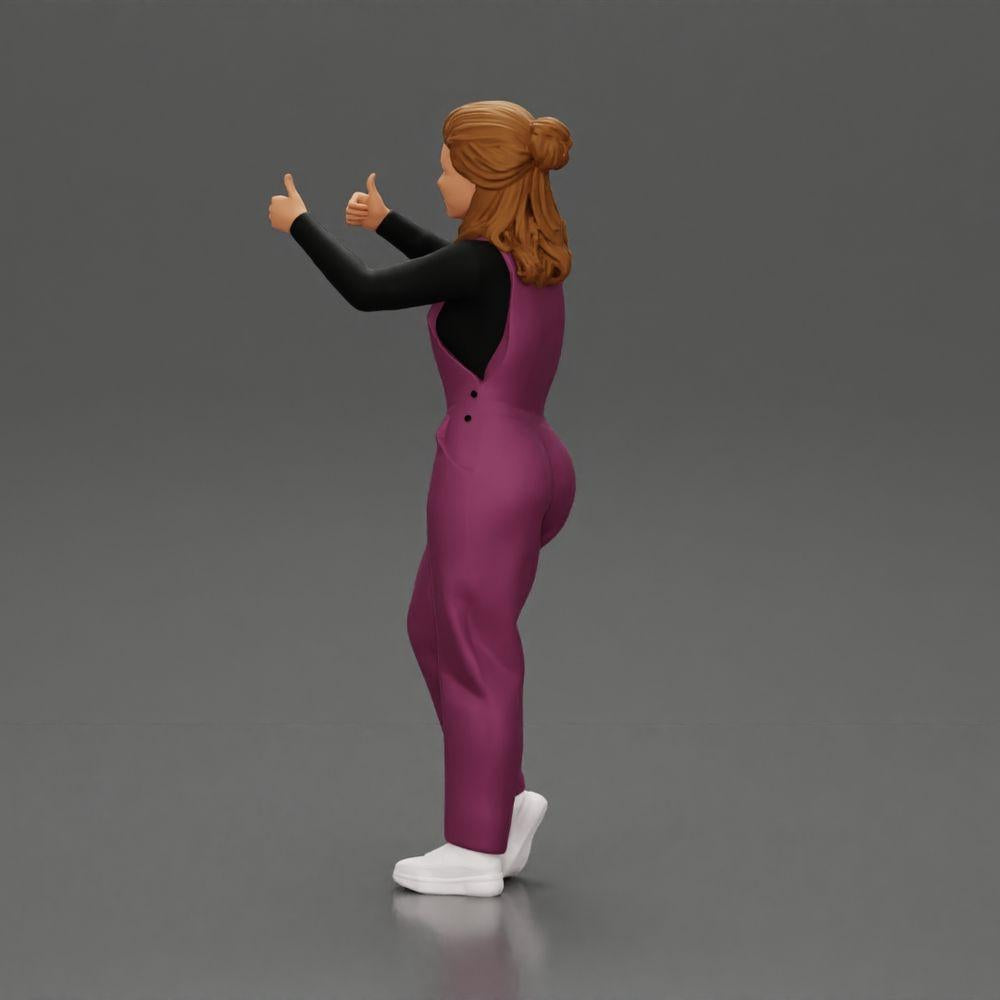 Diorama modélisme photo produit 4 : Fille debout, souriante, en salopette, les deux pouces levés - Figurine de diorama (Ref Nr. A82)