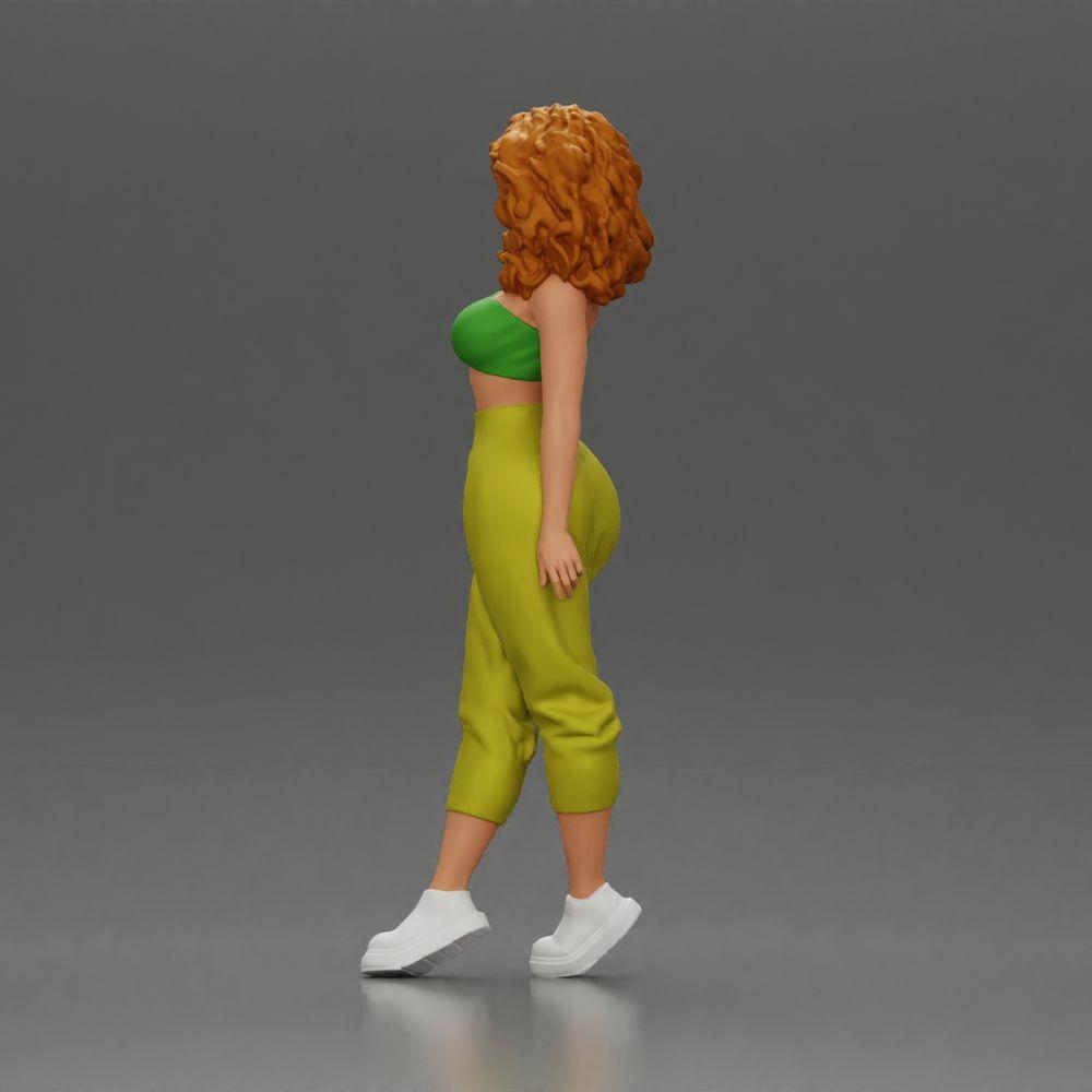 Diorama modélisme photo produit 4 : Figurine miniature : Femme debout avec des cheveux bouclés en tenue verte, en pose (Ref Nr. A130)