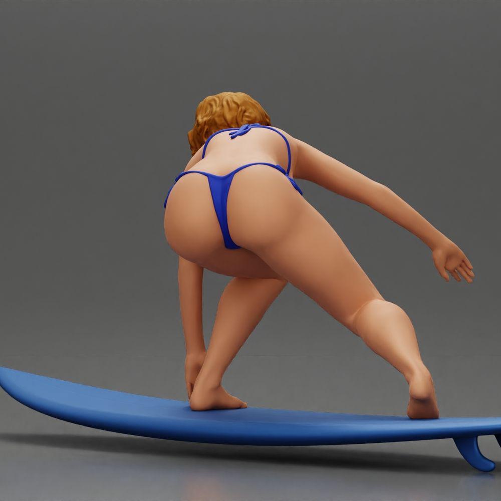 Diorama modélisme photo produit 4 : Miniature diorama : Surfeuse à genoux en bikini sur planche de surf, seule (Ref Nr. A119)