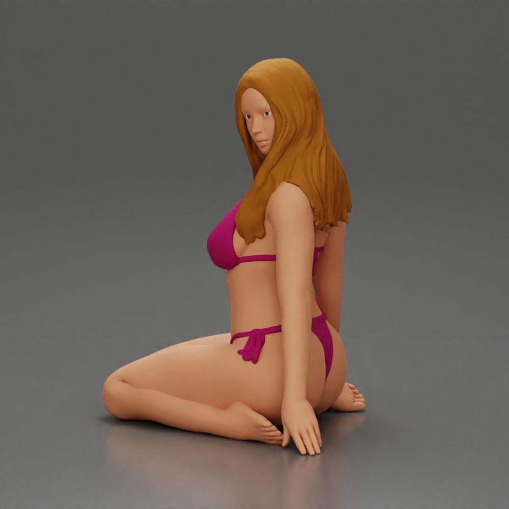 Diorama modélisme photo produit 5 : Figurine miniature femme à genoux en bikini, assise sur une base plate - Diorama de plage (Ref Nr. A83)