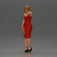Diorama modélisme photo produit 5 : Figurine diorama féminine en mini-robe, cheveux courts, main sur le cou, collier (Ref Nr. A99)