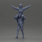 Diorama modélisme photo de produit 6 : Figurine miniature : Homme en short portant sa petite amie sur les épaules, couple en pose (Ref Nr. A76)